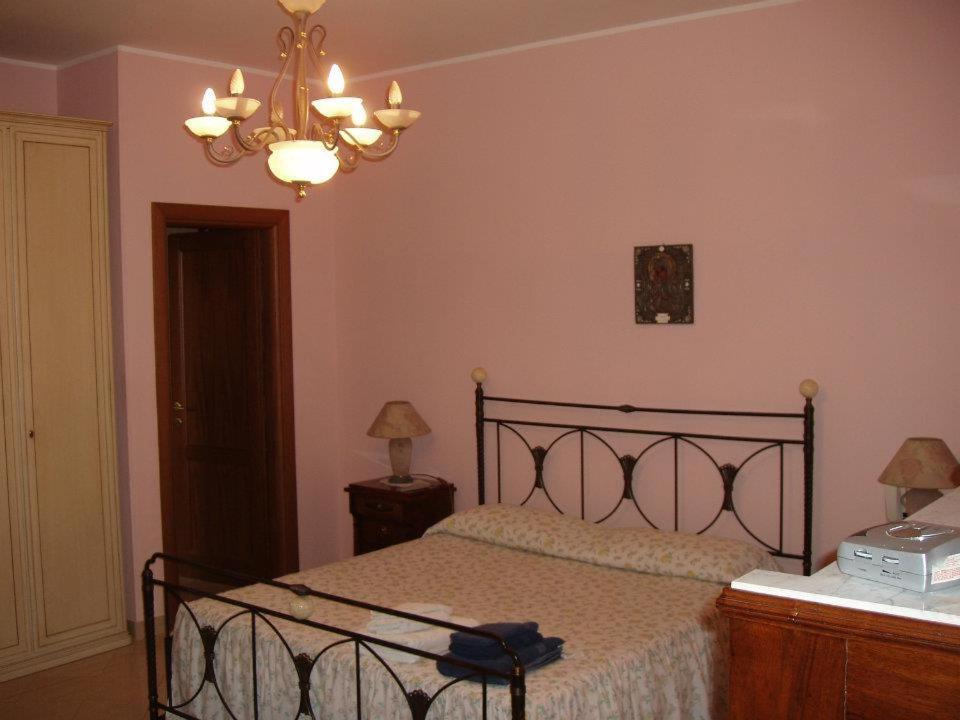 Residenza Del Sole Bed and Breakfast Surbo Eksteriør billede