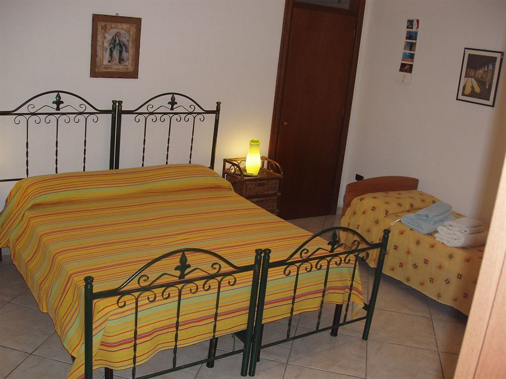Residenza Del Sole Bed and Breakfast Surbo Eksteriør billede